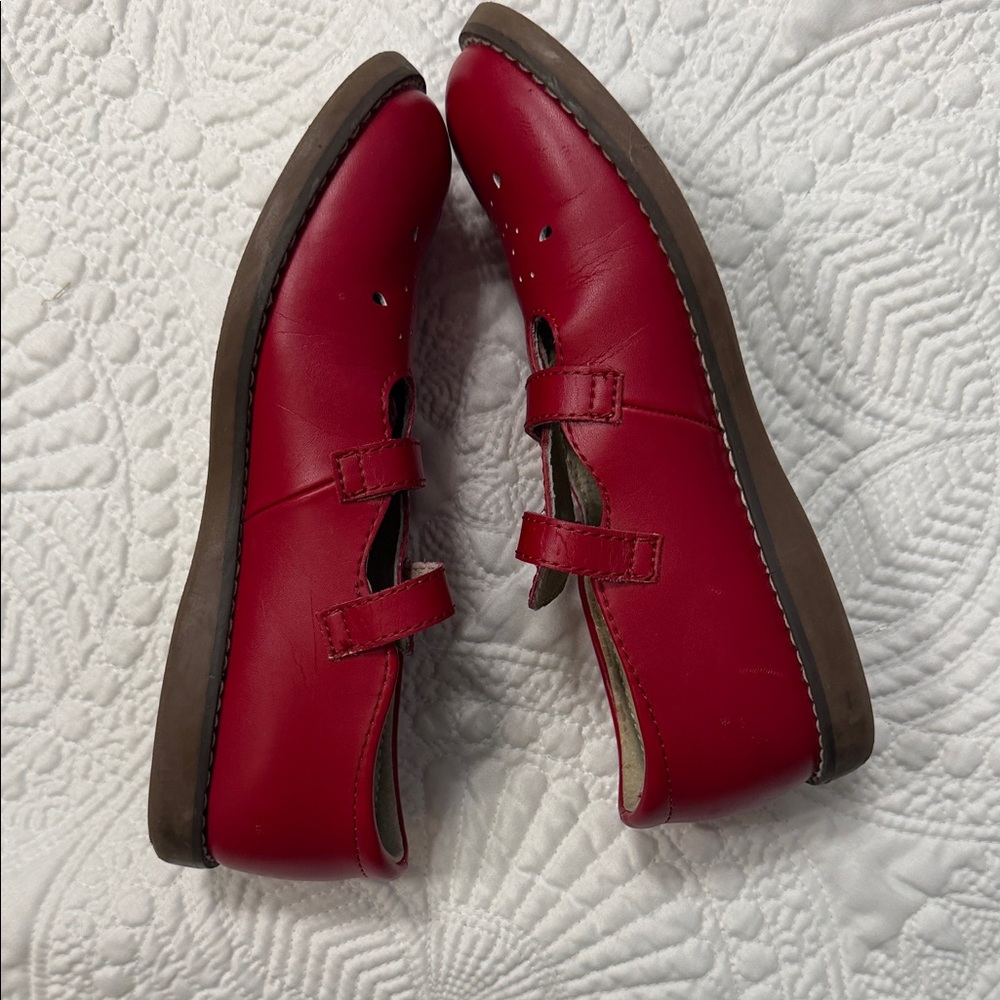 FootMates Classic Red Shoes - Picture 10 of 10